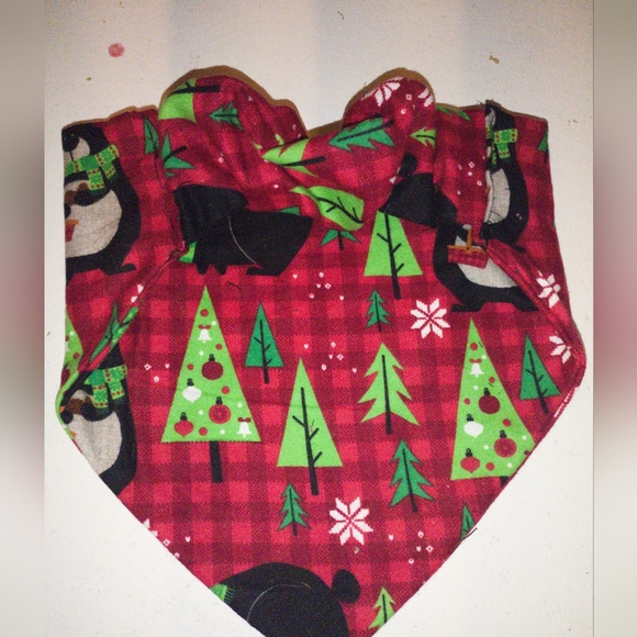 Christmas 🎄 Doggy Bandana - Picture 2 of 2